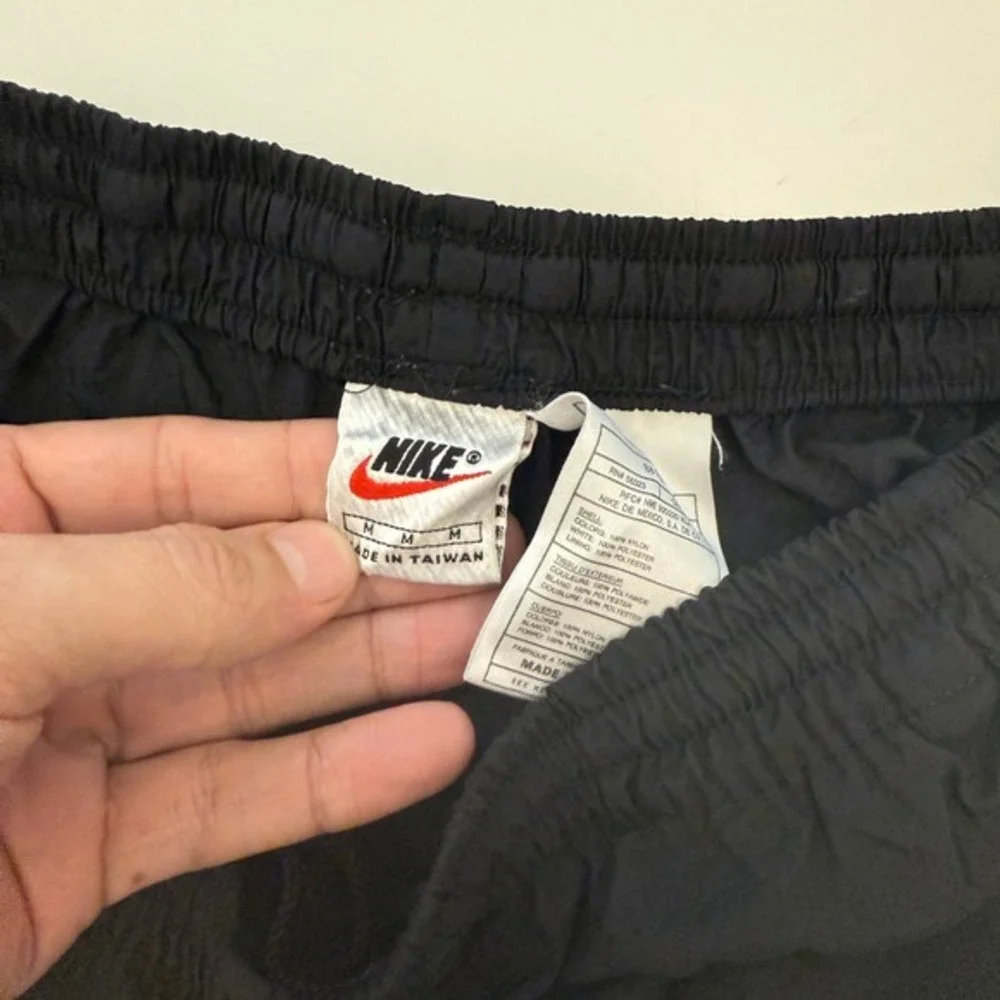 Nike Vintage Windbreaker Black Nylon‎ Track Jogger Pants Mens Medium